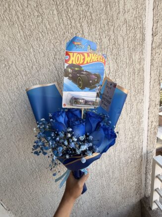 5 Rosas azules + 1 Hotwheels