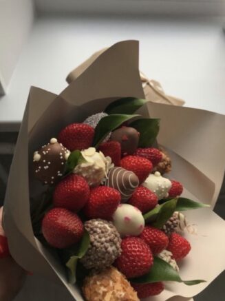 Ramo Negro 20 Frutillas